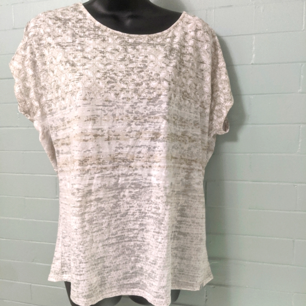 Prana tee never worn. Size L